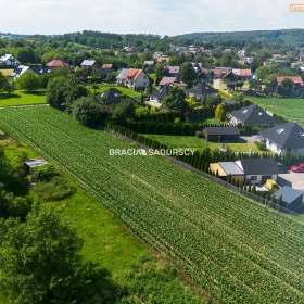 Działka budowlana 34 ar Morawicagm. Liszki