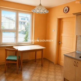 Budynek z WZ na rozbudowę w Brzesku.