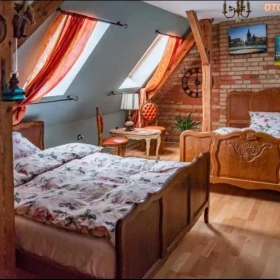 Noclegi, wynajem pokoi, agroturystyka, apartamenty na wynajem. Pokoje do wynajęcia, historyczny nocleg 