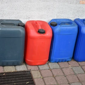 Kanister 30 l używany
