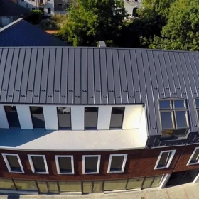 Energooszczędne i Estetyczne Pokrycia Dachowe w Gard House!