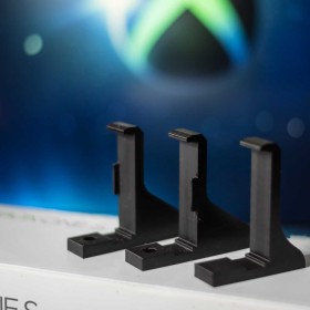 Uchwyt ścienny do konsoli Xbox One S komplet