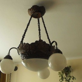Oryginalny, miedziany żyrandol/lampa z kloszami