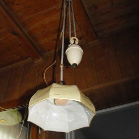 Stara lampa z przeciwwagą do kuchni lub jadalni. Dostawa gratis