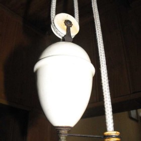 Stara lampa z przeciwwagą do kuchni lub jadalni. Dostawa gratis