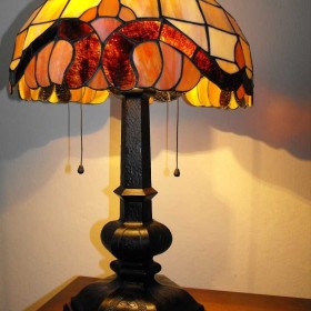 Oryginalna lampa z witrażem na stolik lub komodę