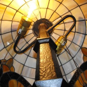 Oryginalna lampa z witrażem na stolik lub komodę