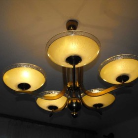 Pięcioramienny żyrandol z mosiądzu w stylu Art Deco