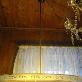 Wisząca lampa/żyrandol z pięknym kloszem-tzw parasolka.