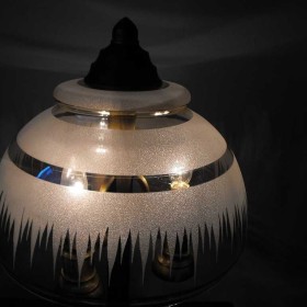 Trzyramienna, mosiężna lampa gabinetowa z dużym kloszem