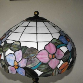 Piękna, mosiężna lampa na stolik lub komodę