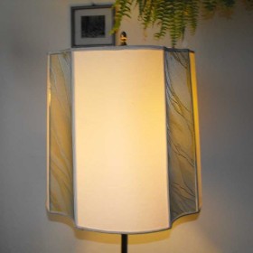 Mosiężna lampa podłogowa z abażurem