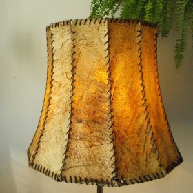 Mosiężna lampa podłogowa z abażurem