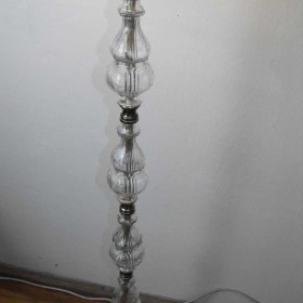 Piękna lampa podłogowa ze szkła i mosiądzu