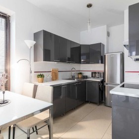 Warszawa Mokotów, ul. Bartycka, 4 osoby