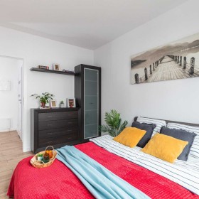 Dwupokojowy z balkonem  na Ursusie dla czterech osób, ul. Habicha 74