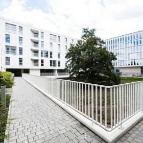 Warszawa Mokotów, ul. Bobrowiecka 10, centrum Olinek