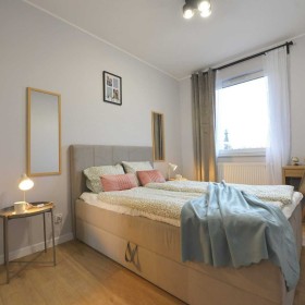 Przestronny apartament dla 4 osób, ul. Prymasa 1000-lecia