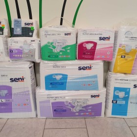 Super Seni M Pampersy, pieluchomajtki na rzepy M 75-110 cm, op 30 szt.