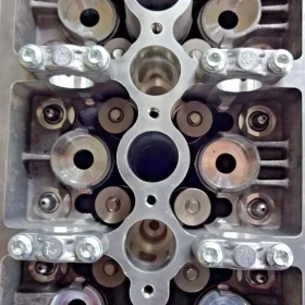 Głowica silnika BMW M57, M57N2 - 11127806061, 7792753 - Pasuje do E60, E63, E65, E70, E71, E83, E90 - NOWA ORYGINALNA
