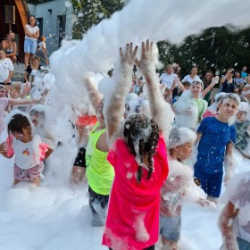 Piana party wyrzut piany wytwornica piany dmuchańce animacje holi