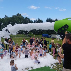 Piana party wyrzut piany wytwornica piany dmuchańce animacje holi