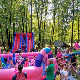 Dmuchańce dmuchaniec zjeżdżalnia animacje event pianaparty holi namiot
