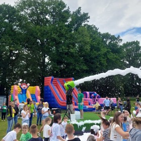 Piana party wyrzut piany wytwornica piany dmuchańce animacje holi