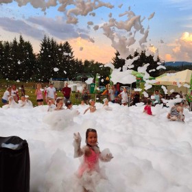Piana party wyrzut piany wytwornica piany dmuchańce animacje holi