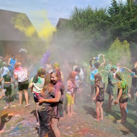 Dmuchańce dmuchaniec zjeżdżalnia animacje event pianaparty holi namiot